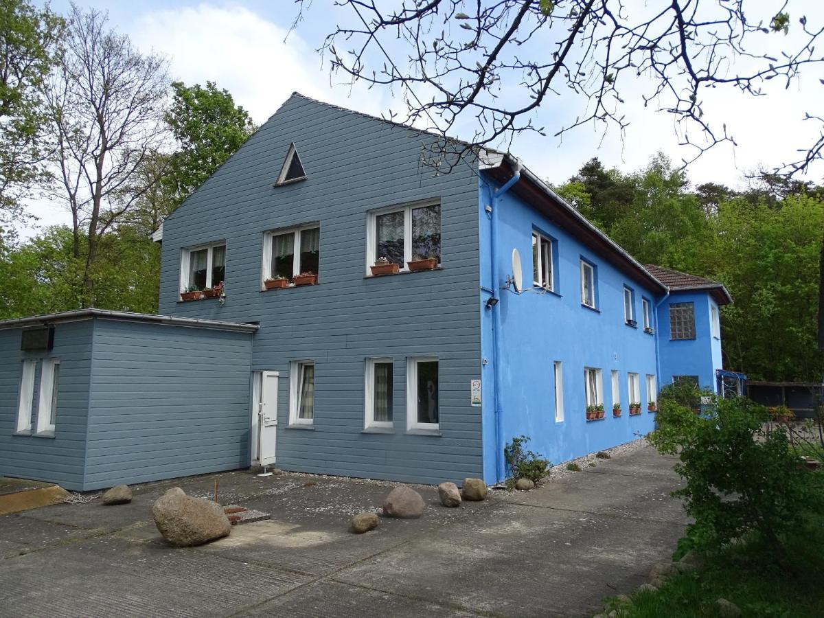 Gasthof Blaues Haus Hotel Bastorf Buitenkant foto