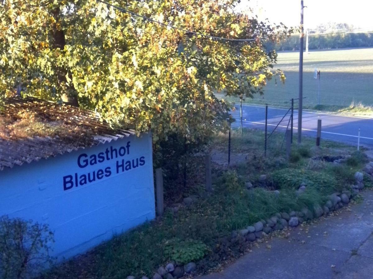 Gasthof Blaues Haus Hotel Bastorf Buitenkant foto